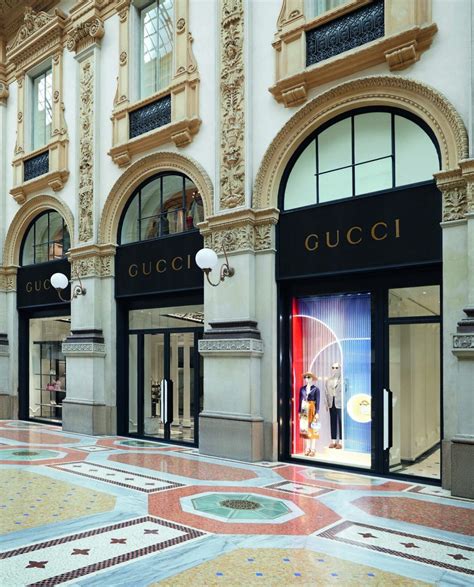 negozi arona gucci|negozio gucci.